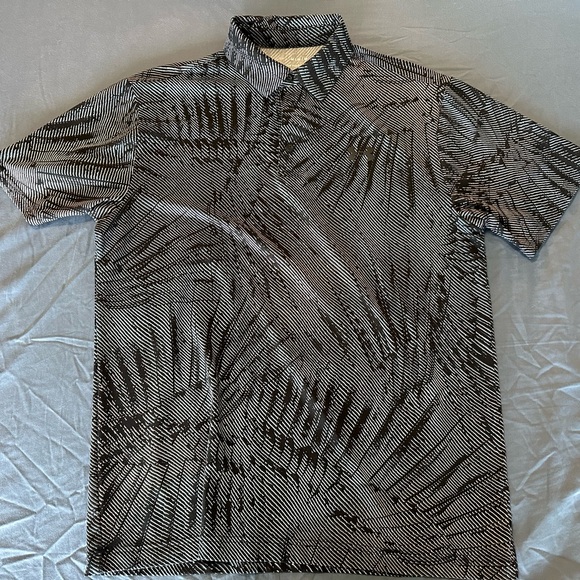 Under Armour Other - Under‎ Armour Black and White Graphic Shirt